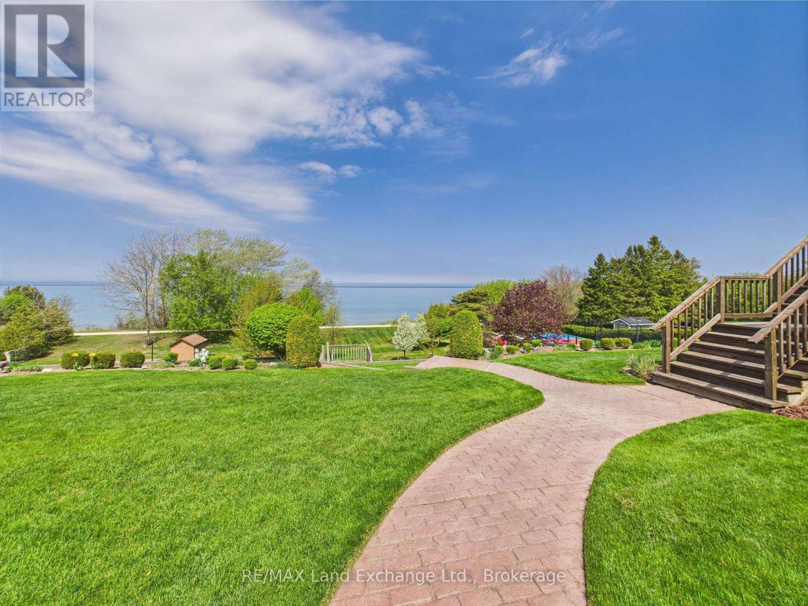 Kincardine, ON N2Z2J7,422 PENETANGORE ROW
