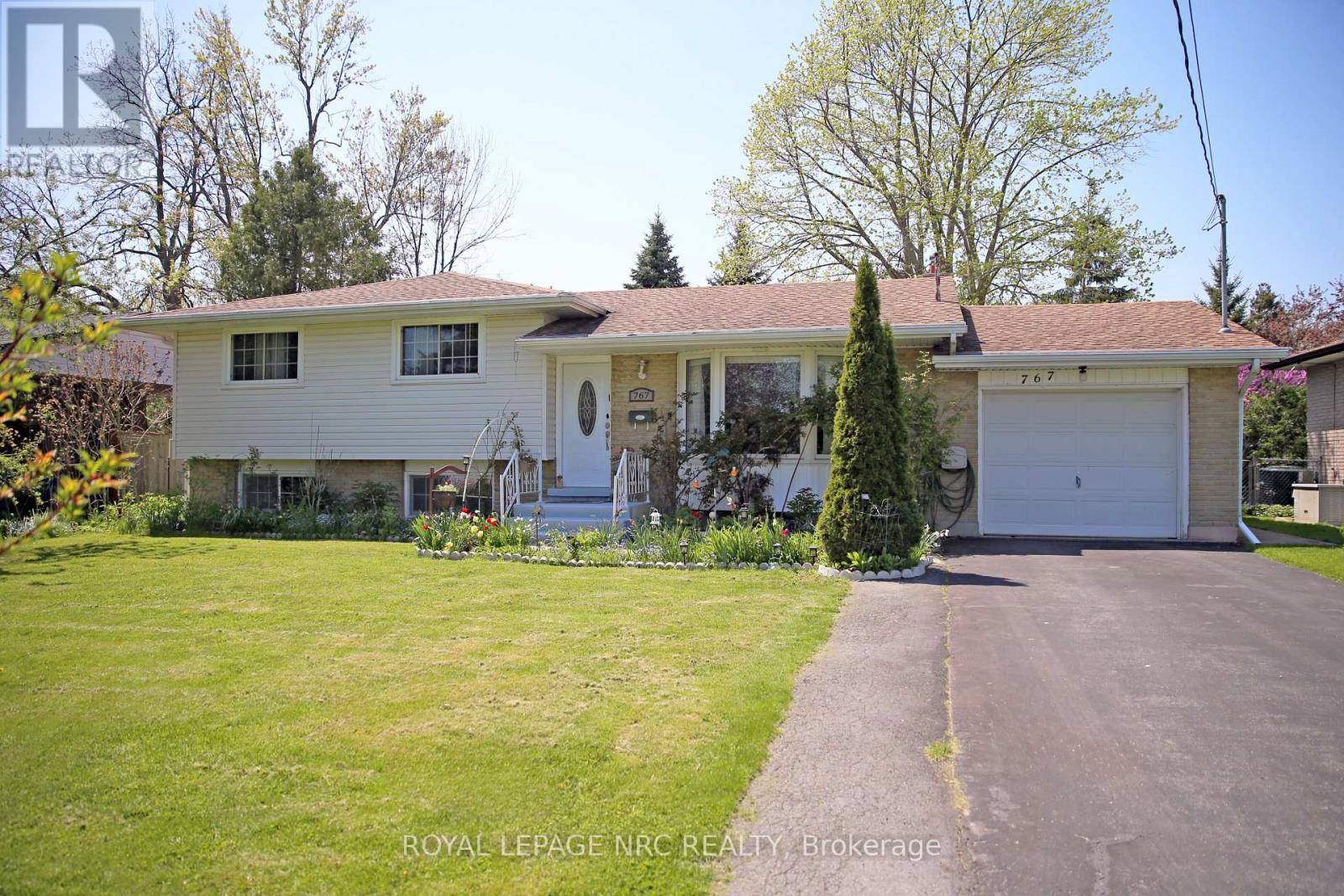 Fort Erie (crescent Park), ON L2A5B7,767 PARKDALE AVENUE