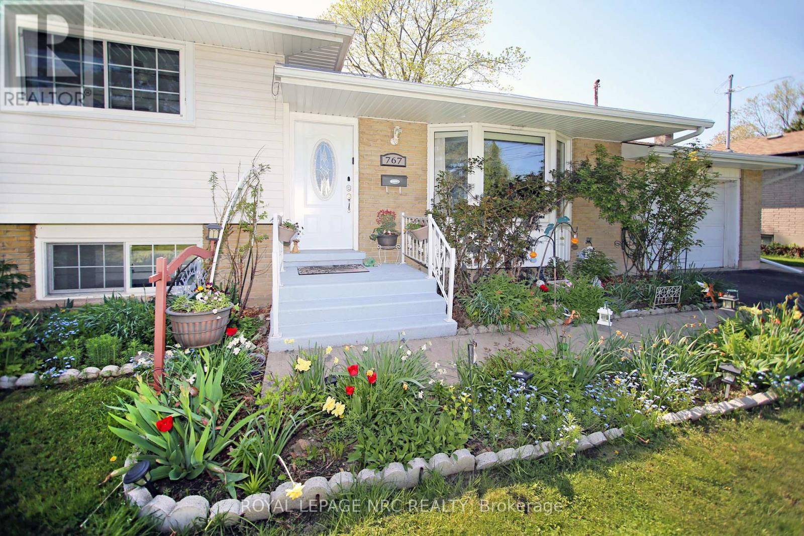 Fort Erie (crescent Park), ON L2A5B7,767 PARKDALE AVENUE