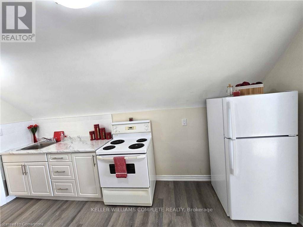 Hamilton (crown Point), ON L8L7S4,300 BALMORAL AVE #4