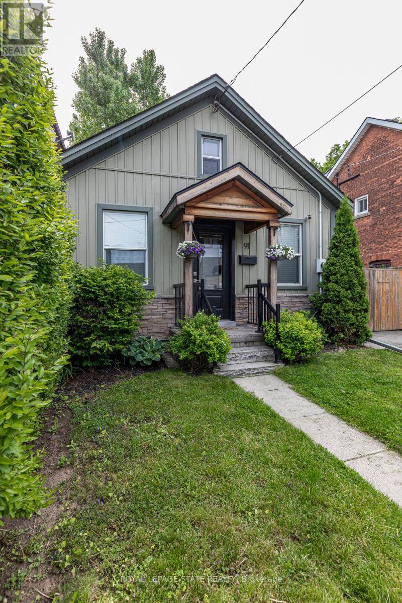 Hamilton (central), ON L8N2P6,91 AURORA STREET