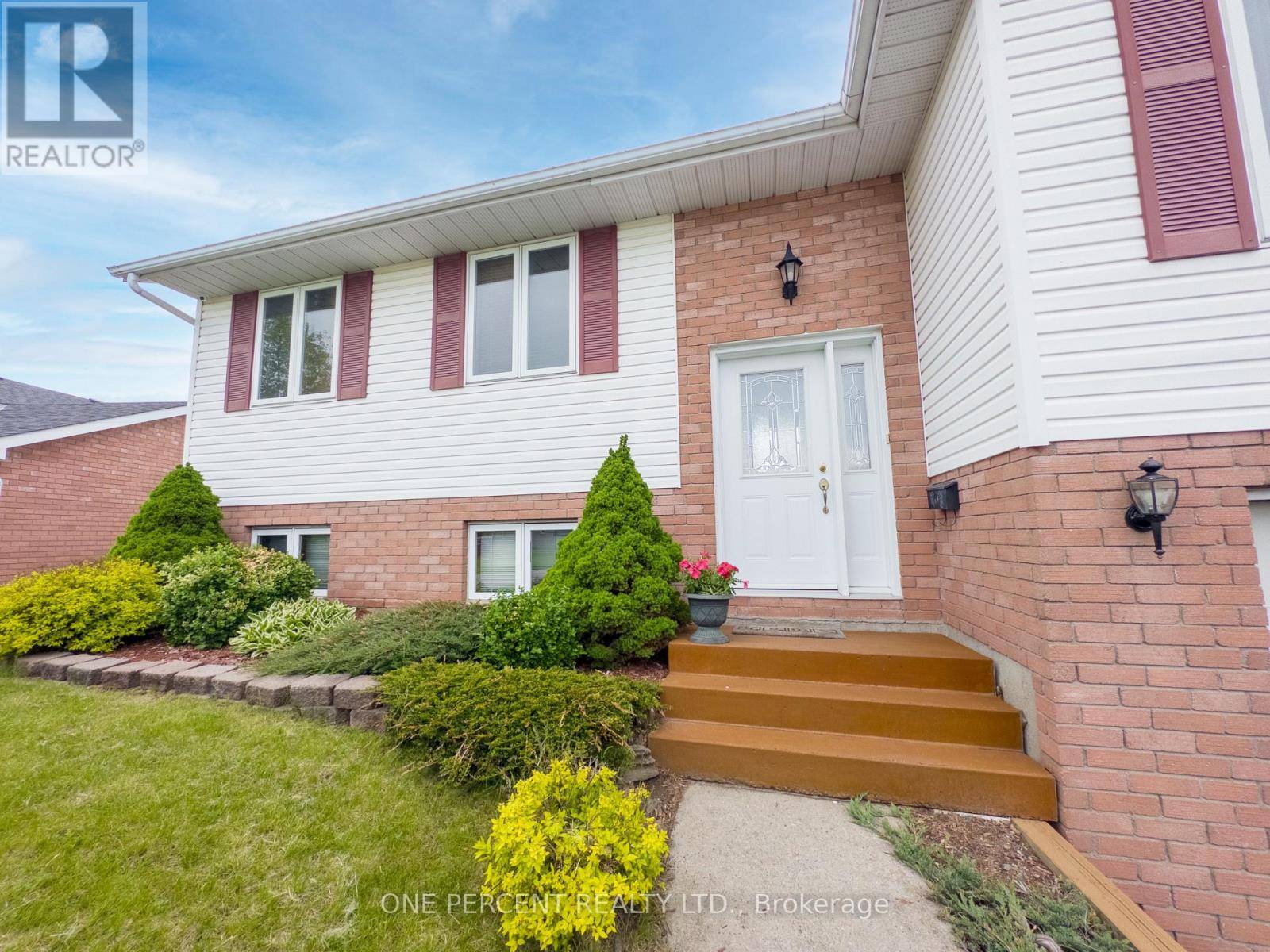 Quinte West (trenton Ward), ON K8V6M1,25 LORAINE AVENUE