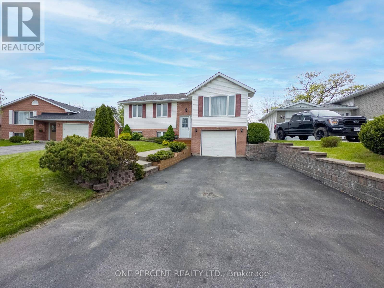 Quinte West (trenton Ward), ON K8V6M1,25 LORAINE AVENUE