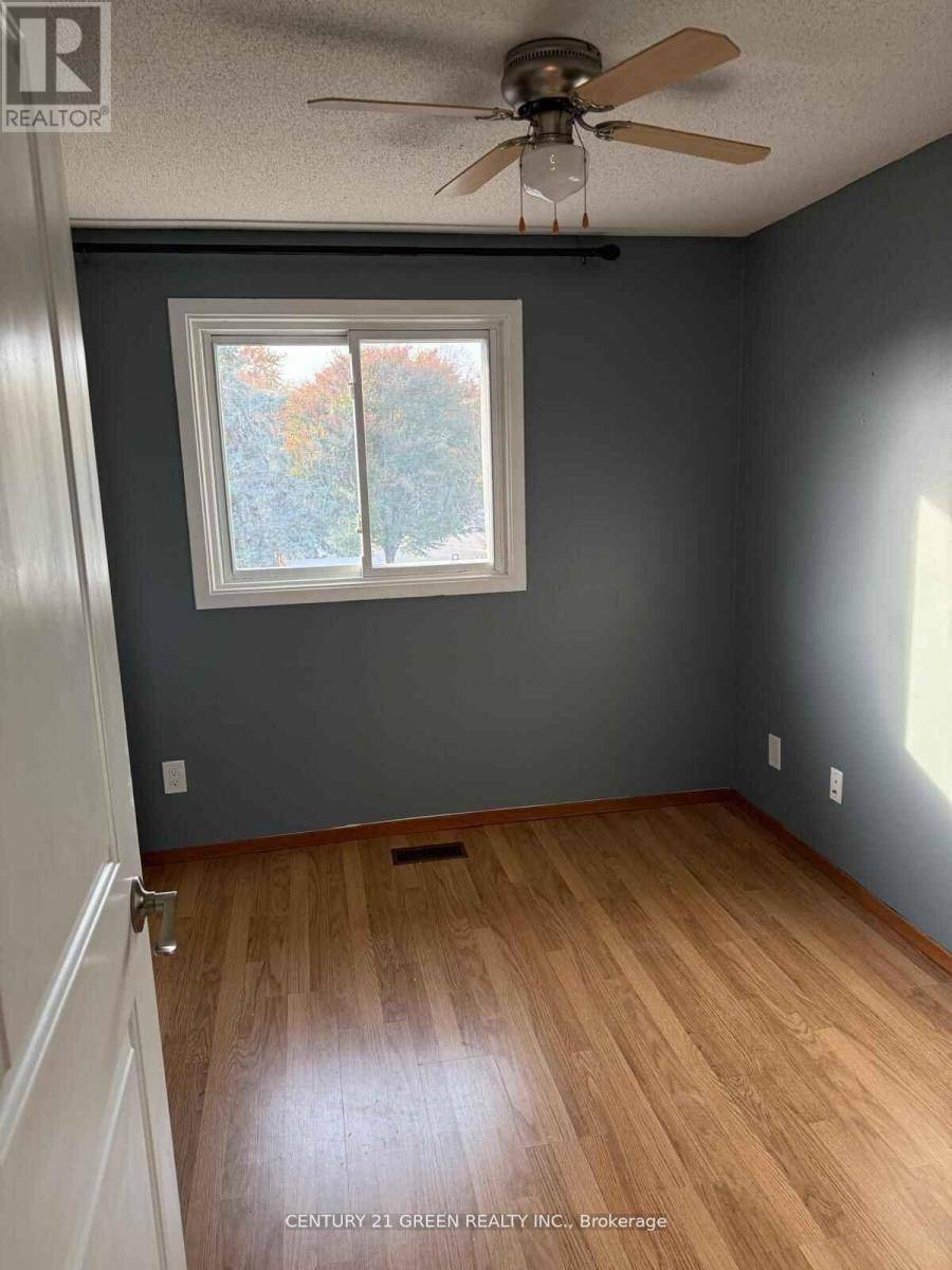Sarnia, ON N7T7T8,720 HILLARY STREET