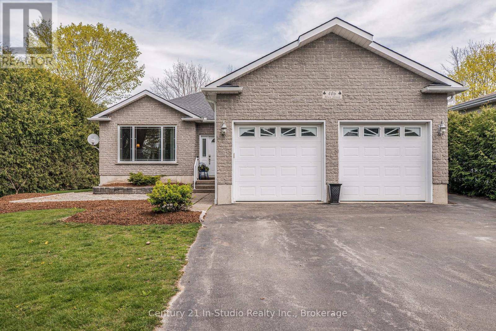 Saugeen Shores, ON N0H2L0,406 ALICE STREET