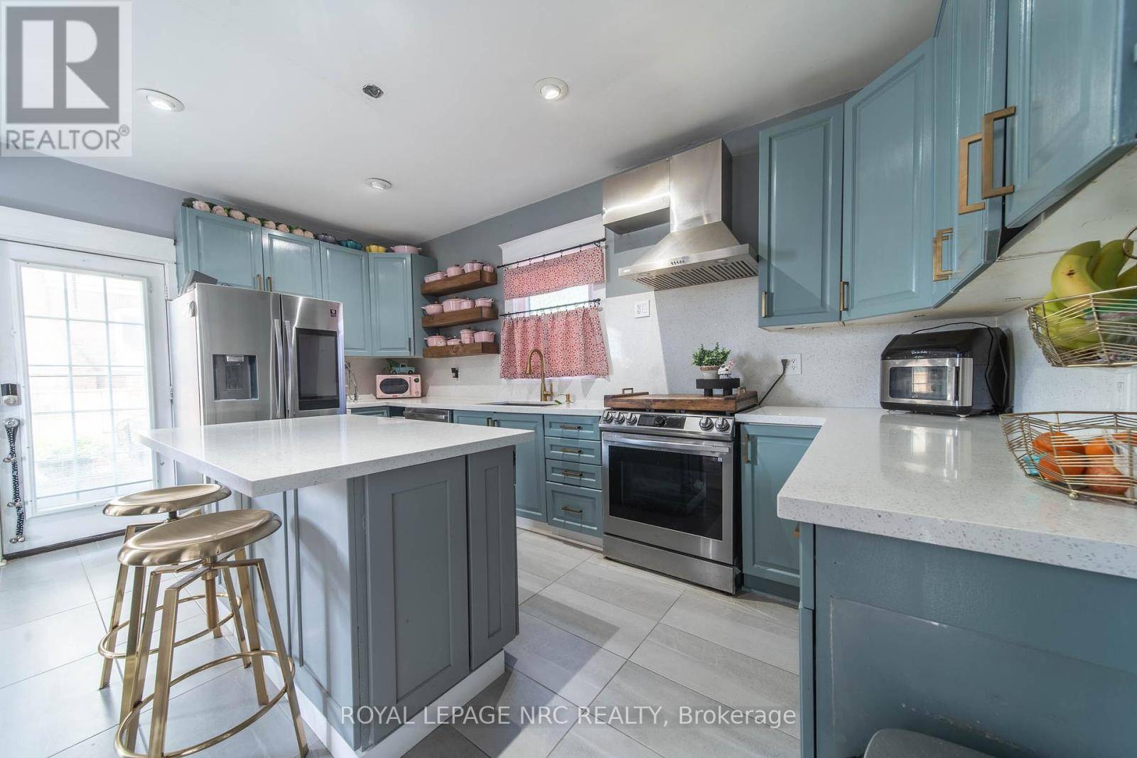 Niagara Falls (downtown), ON L2E3T2,4789 SAINT CLAIR AVENUE