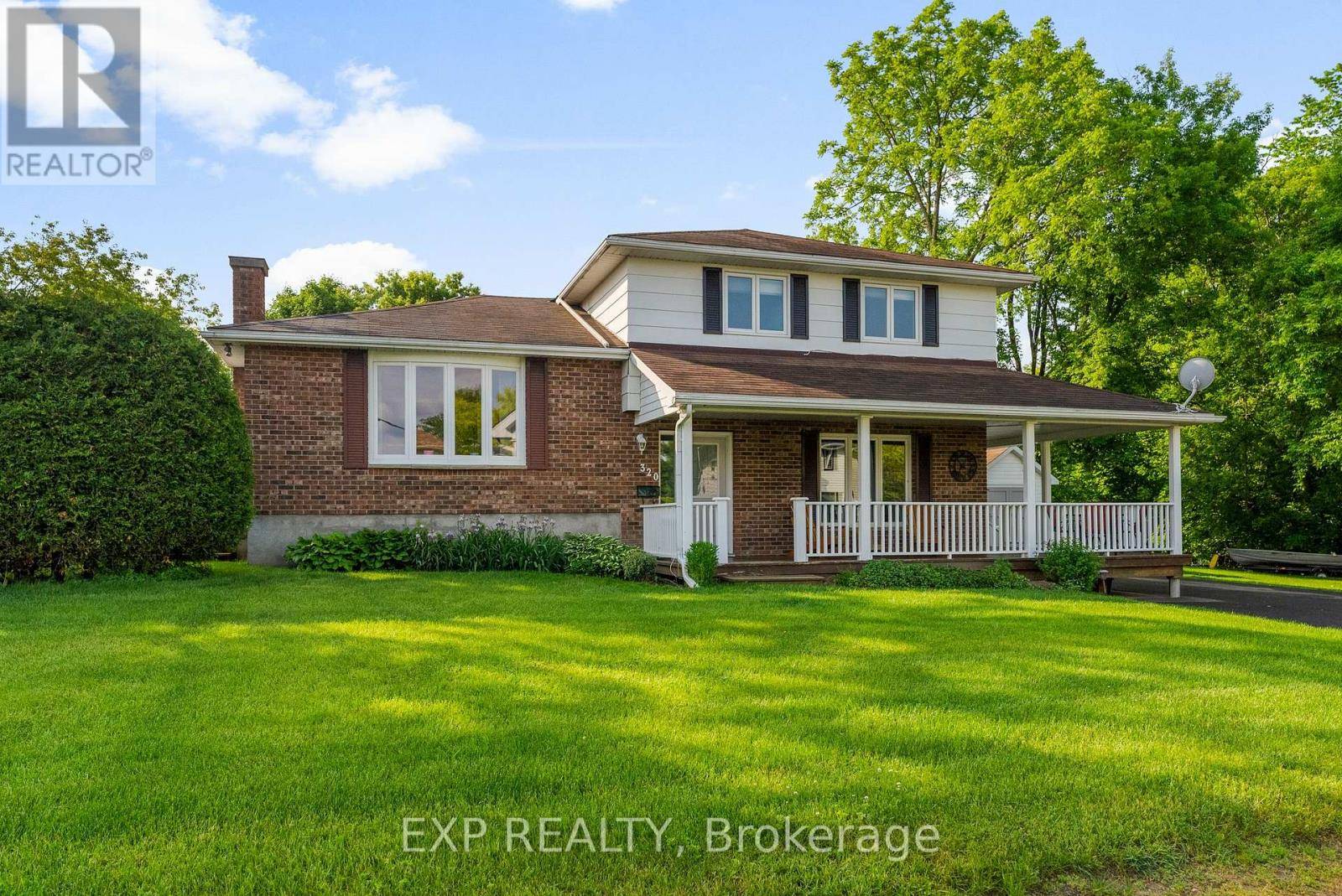 Renfrew, ON K7V4L7,320 FRANCIS STREET
