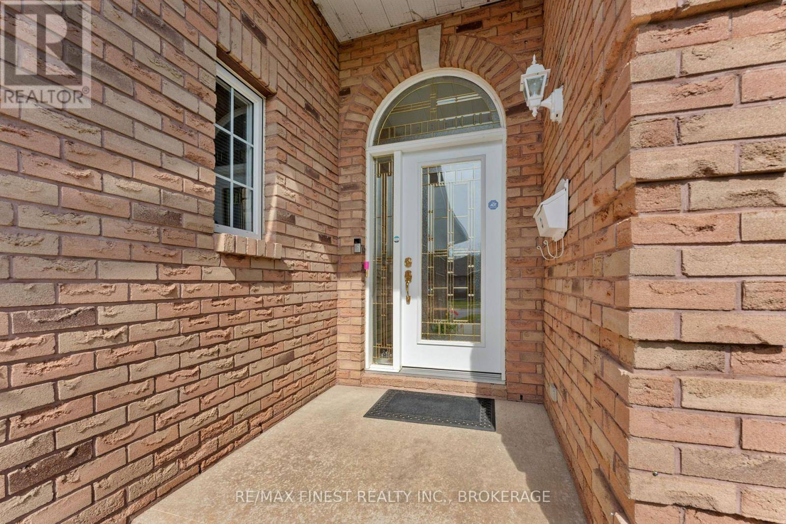 Kingston (city Southwest), ON K7M8T7,616 ROOSEVELT DRIVE