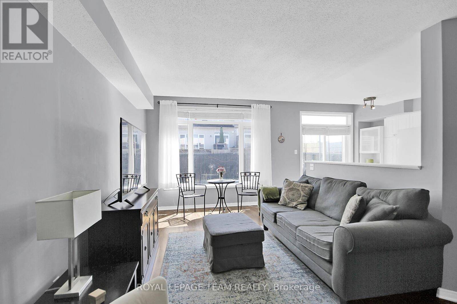 Ottawa, ON K4A0T9,214 CITYVIEW CRESCENT