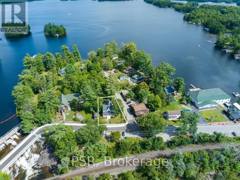 Muskoka Lakes (wood (muskoka Lakes)), ON P0C1A0,1020 BALA FALLS ROAD