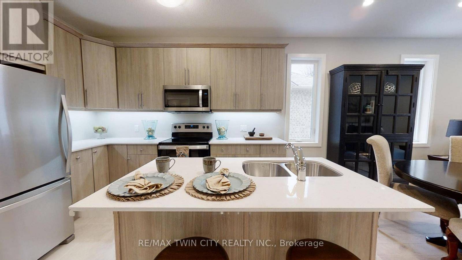 London South (south U), ON N6M0A1,668 CHELTON ROAD S