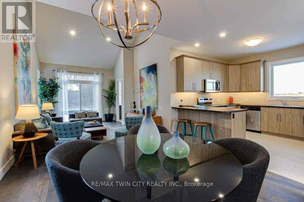 London South (south U), ON N6M0J6,2100 EVANS BOULEVARD