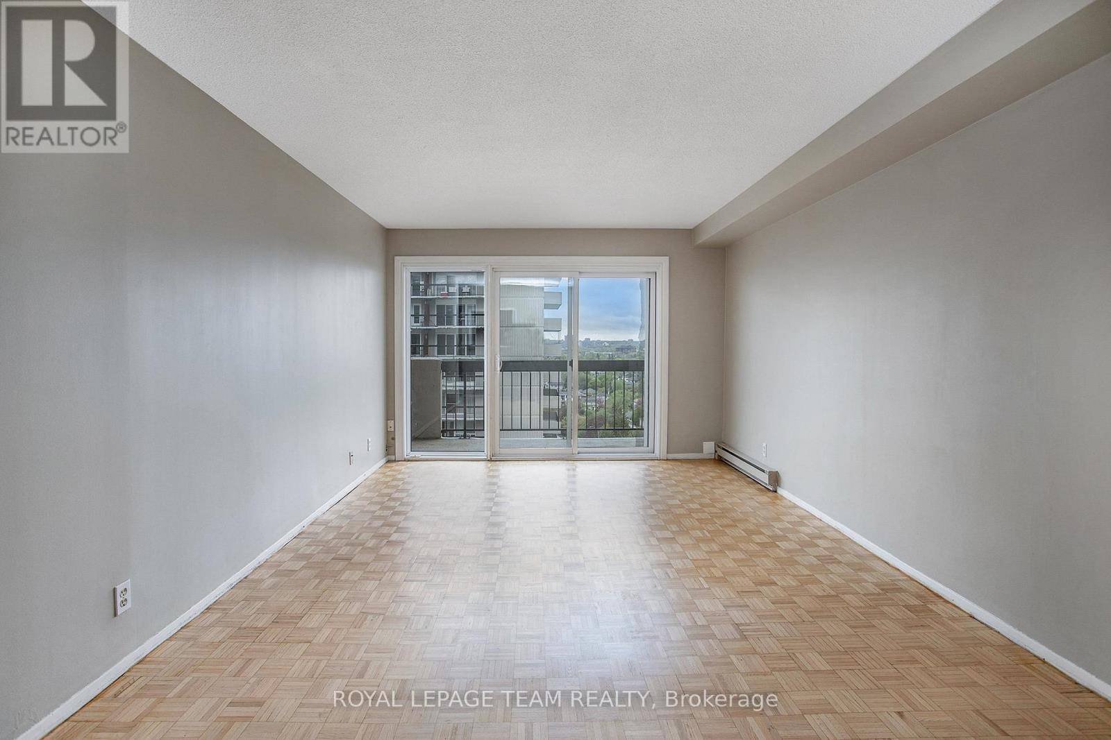 Ottawa, ON K1L7E7,158A McArthur AVE #1606
