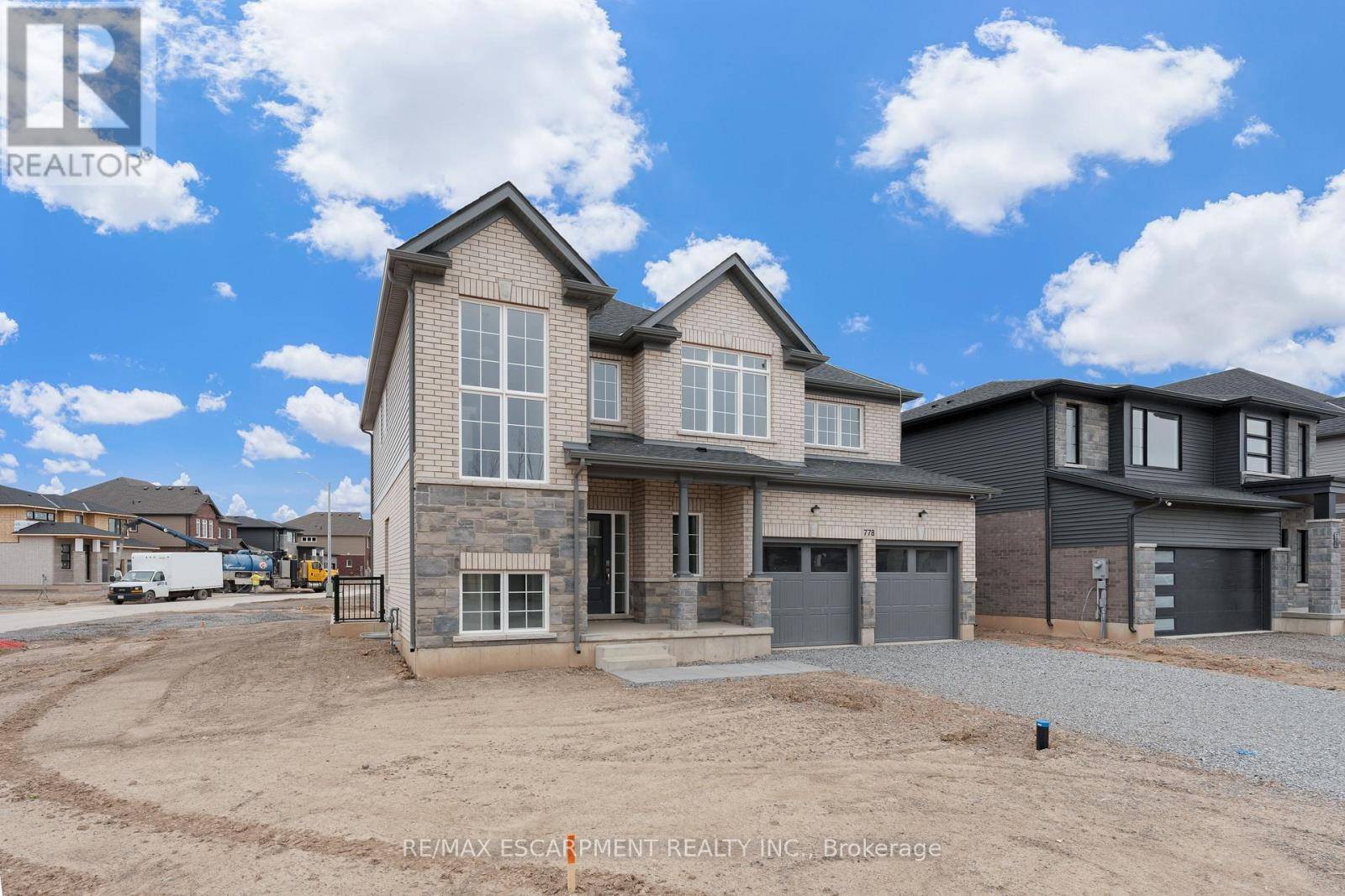 Fort Erie (crescent Park), ON L2A0H3,778 BRADFORD AVENUE