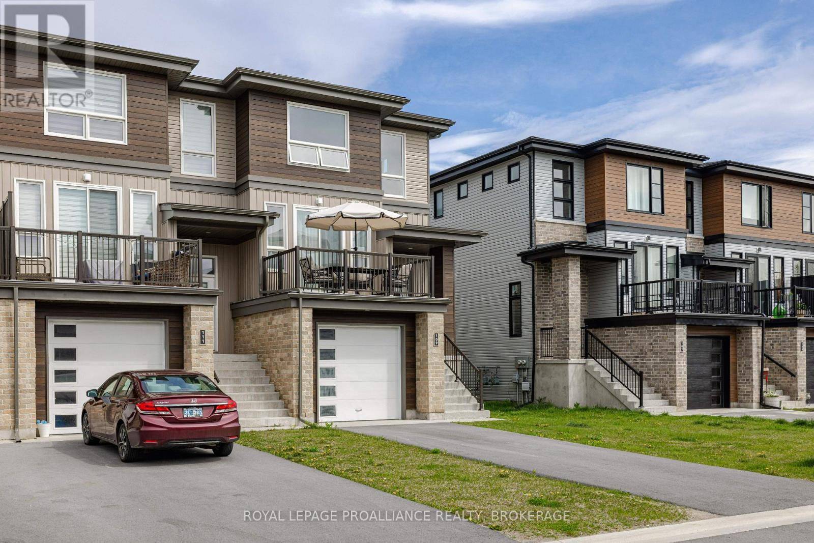Loyalist (amherstview), ON K7N0E5,109 SUPERIOR DRIVE