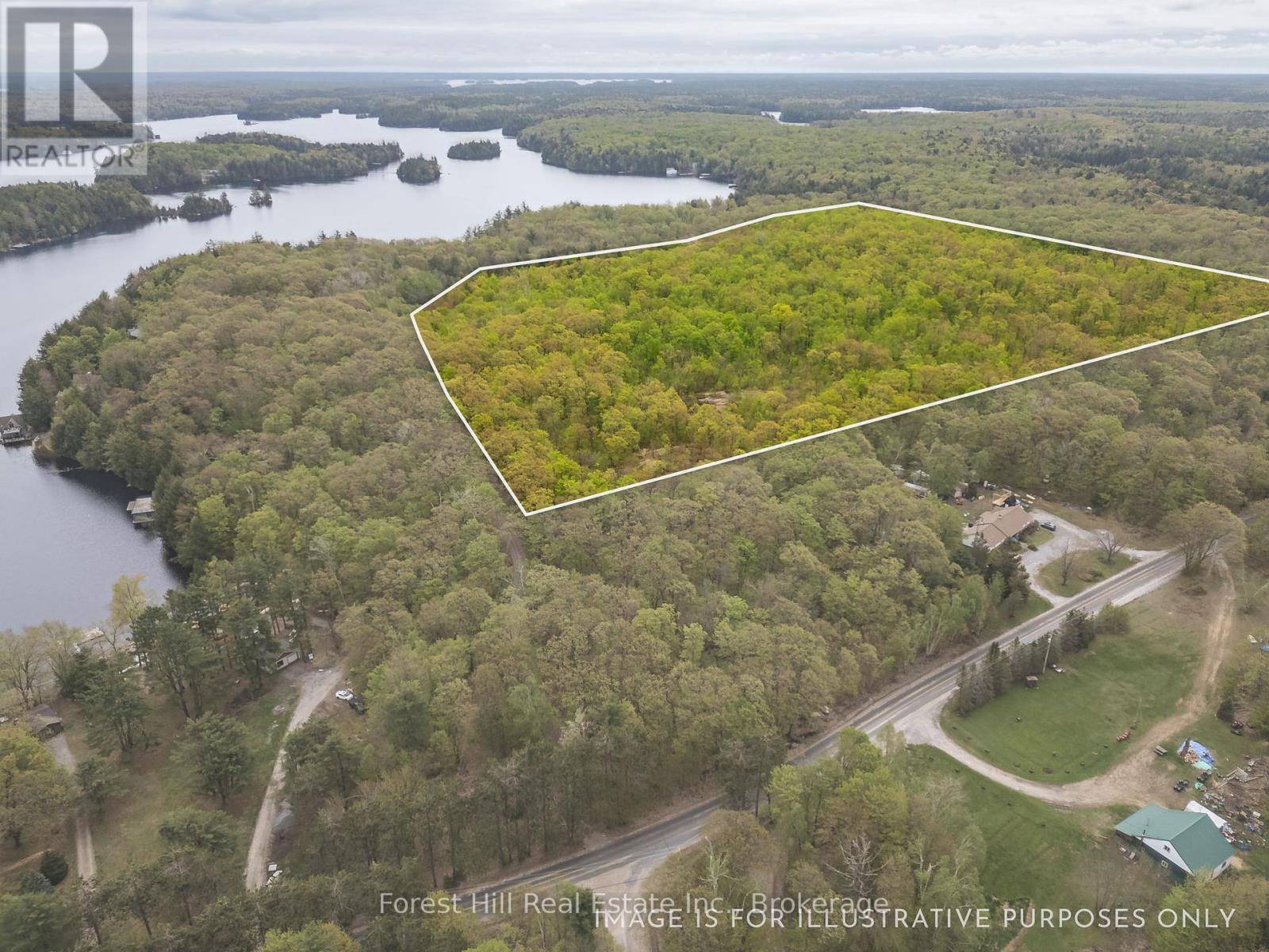 Muskoka Lakes (wood (muskoka Lakes)), ON P0C1M0,1276 EAST BAY ROAD