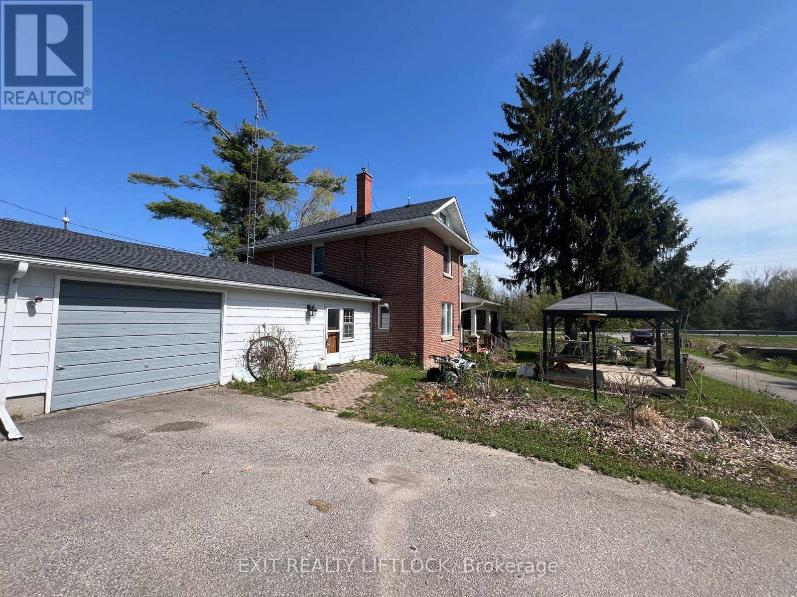 Kawartha Lakes (verulam), ON K0M1N0,1493 COUNTY RD 8