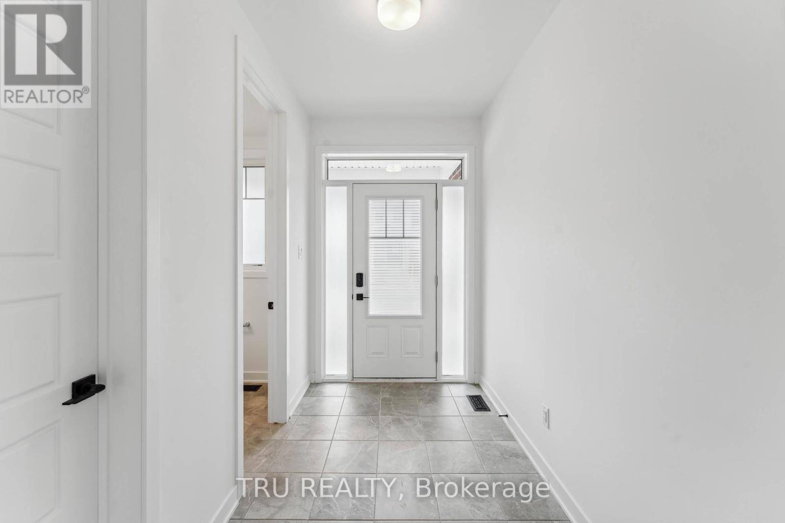 Ottawa, ON K2J6H1,815 SNAP HOOK CRESCENT