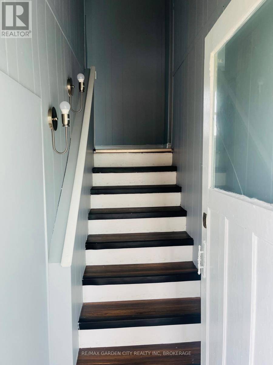 Niagara Falls (morrison), ON L2E6N7,4683 Dorchester RD #UPPER