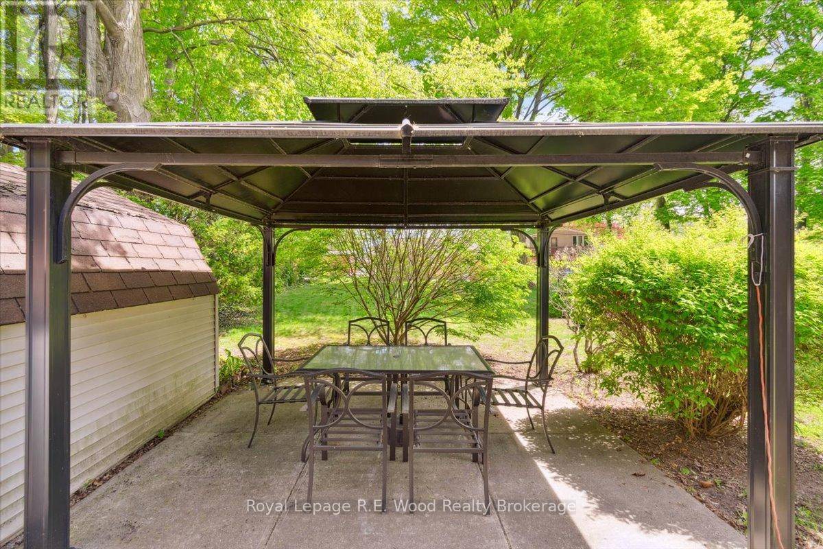 Tillsonburg, ON N4G3K9,82 LISGAR AVENUE