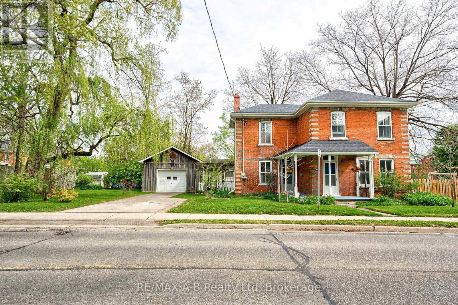 Stratford, ON N5A3S3,258 DOURO STREET