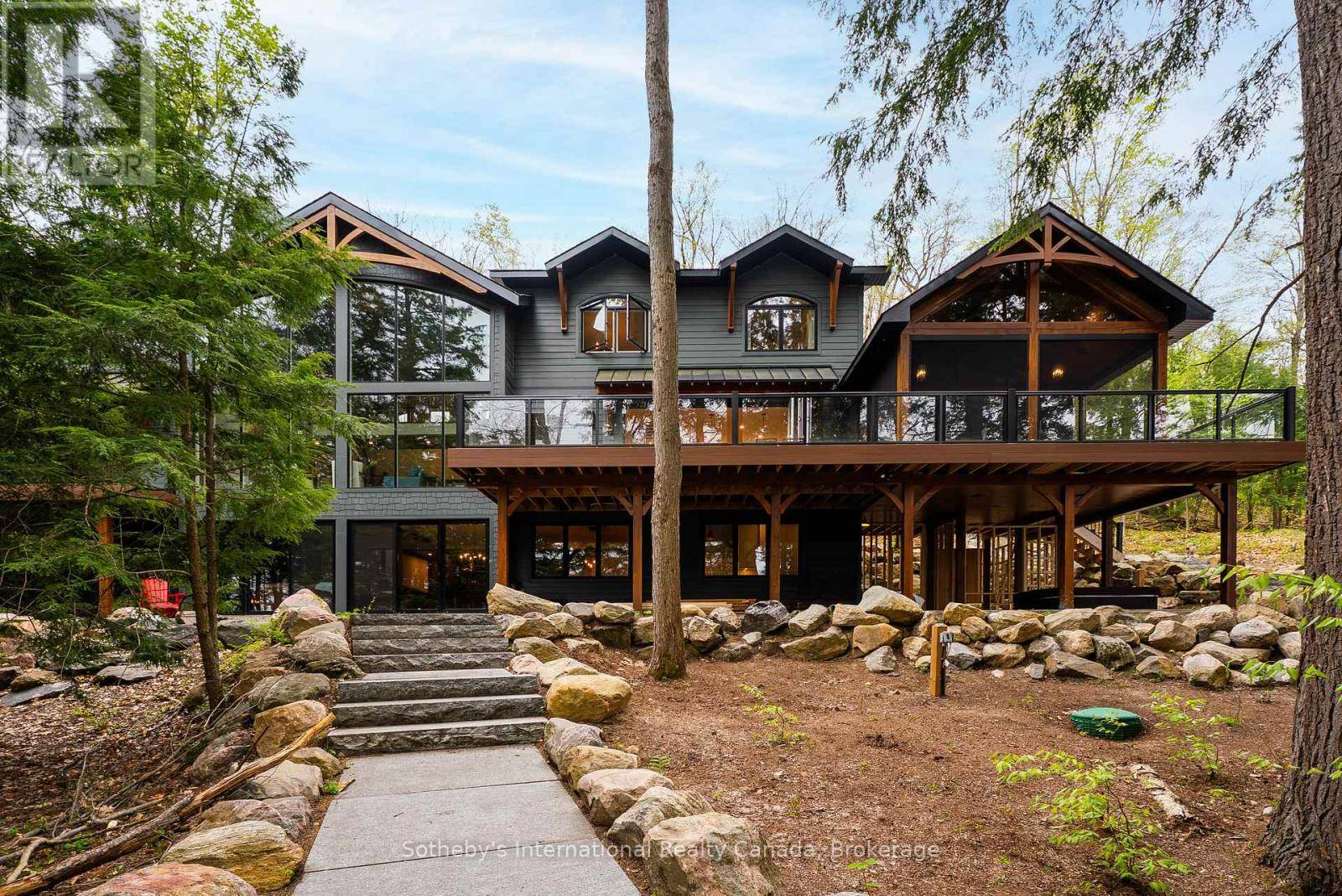 Muskoka Lakes (wood (muskoka Lakes)), ON P0C1M0,1316 East Bay RD #4A