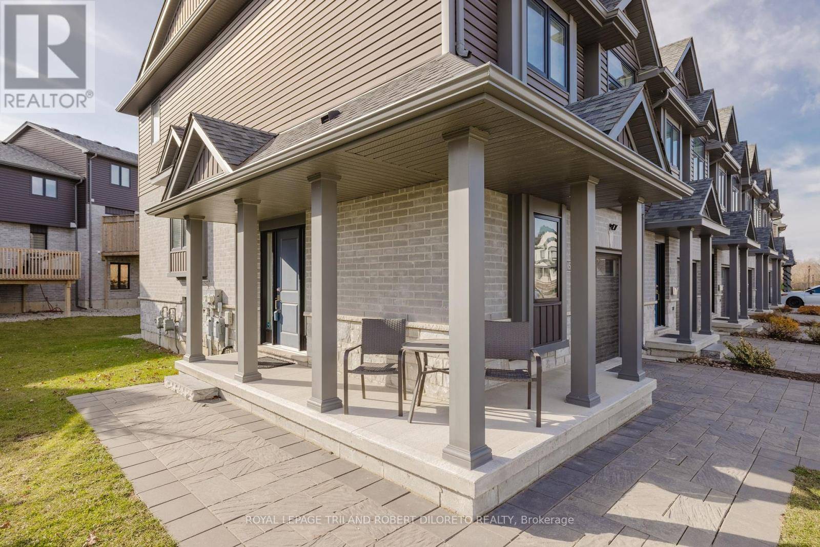 London South (south U), ON N6M0H4,1056 MEADOWLARK RIDGE