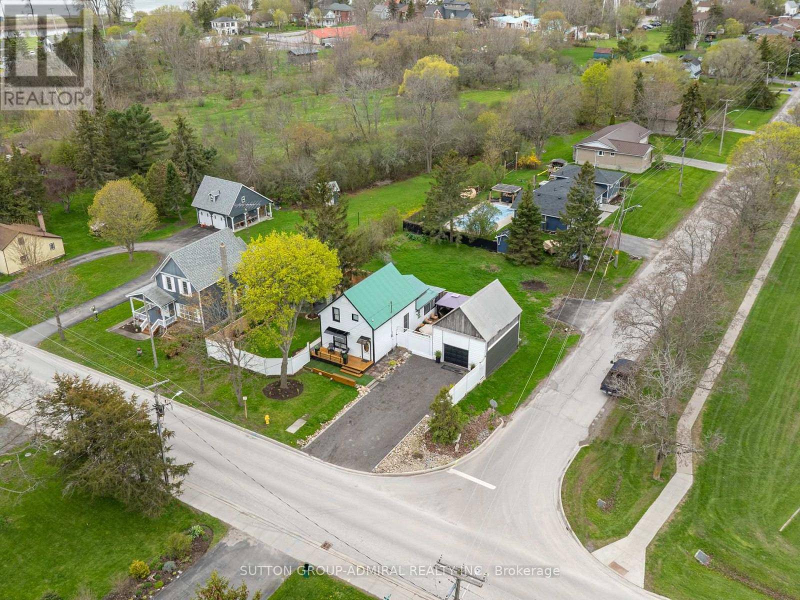 Prince Edward County (wellington Ward), ON K0K3L0,70 BELLEVILLE STREET