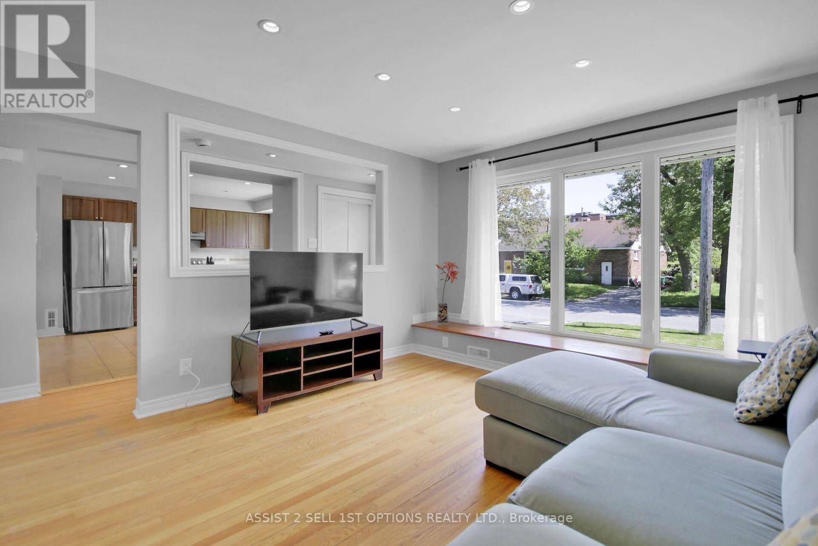 Ottawa, ON K1Z8A9,1415 CHATELAIN AVENUE