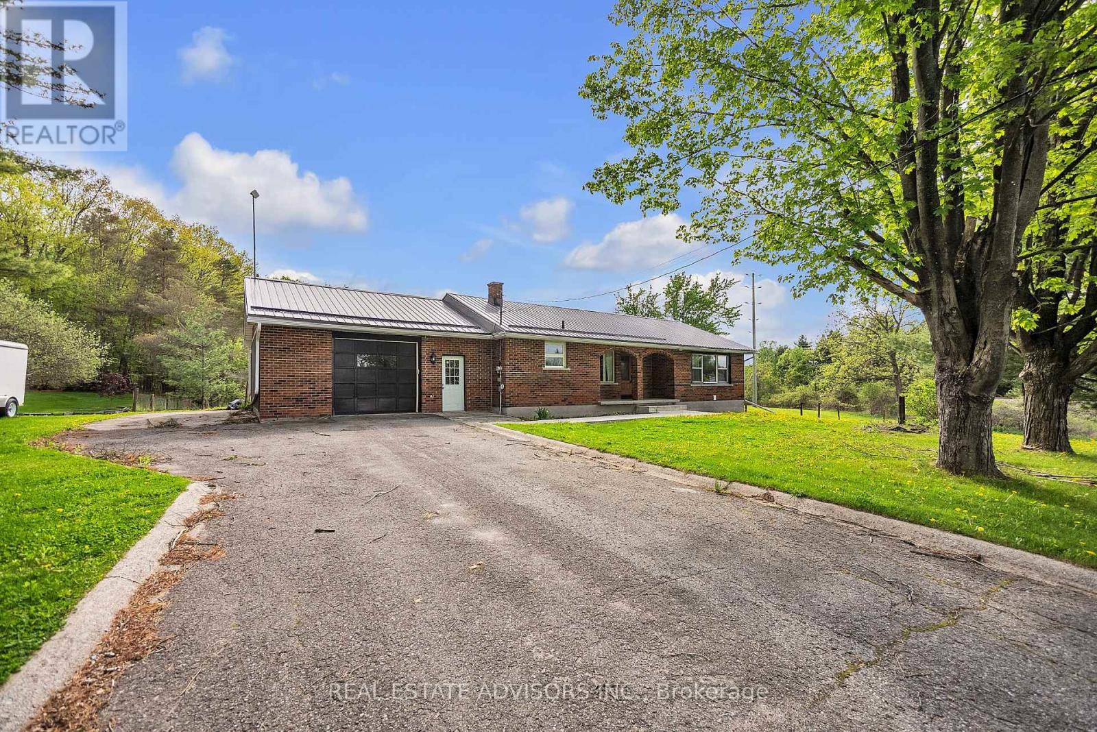 Kingston (city North Of 401), ON K7L5H6,1633 STATION ROAD