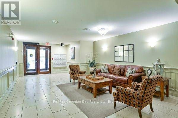 Bracebridge (macaulay), ON P1L0A4,10A KIMBERLEY AVE #206A