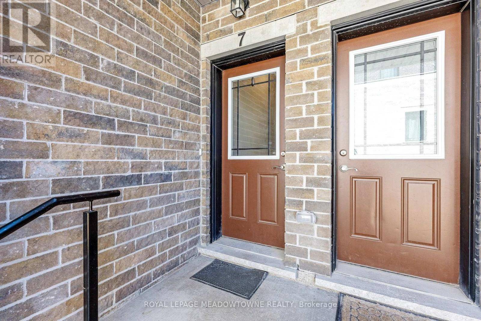 Guelph (willow West/sugarbush/west Acres), ON N1K0A5,107 Westra DR #7