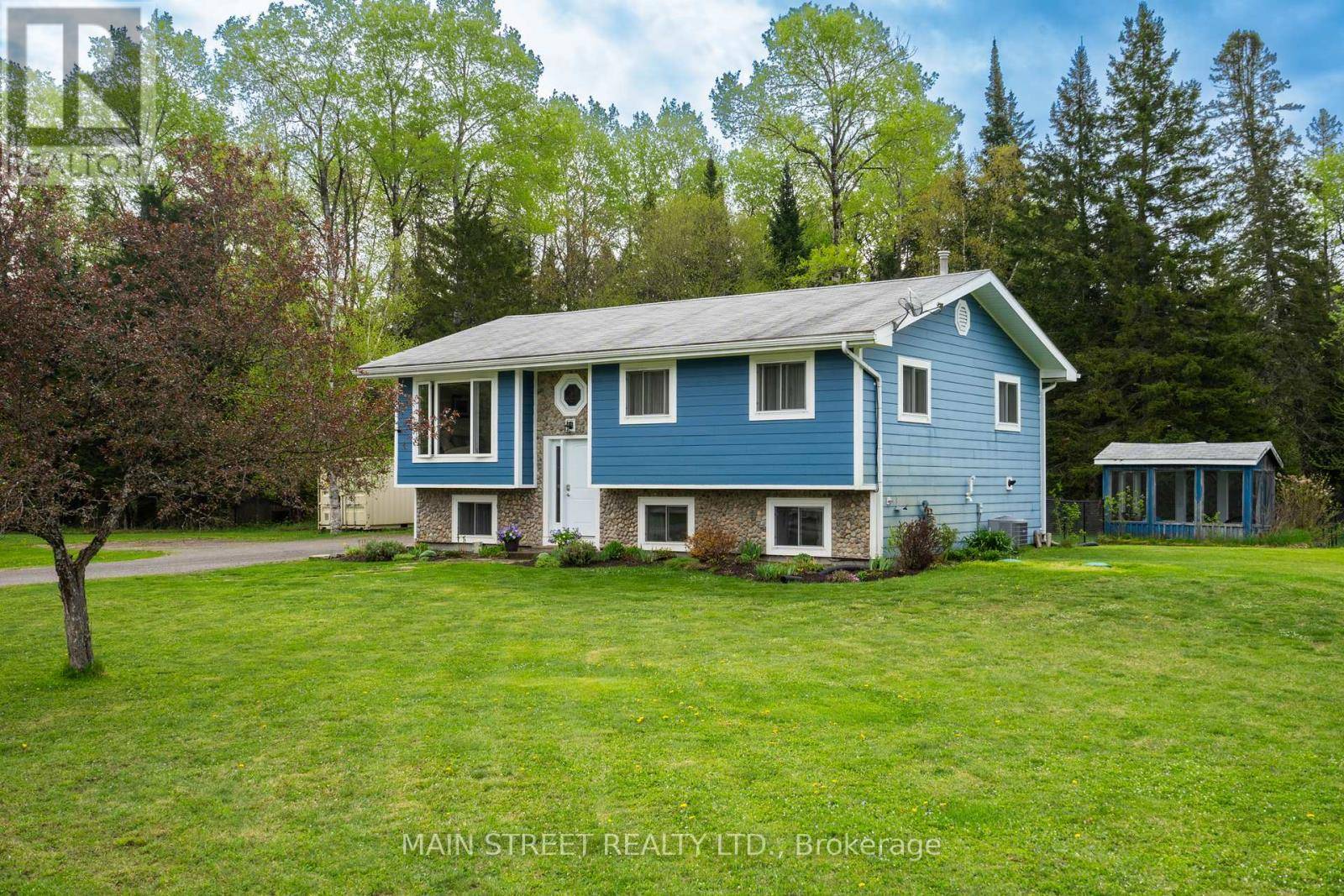 Huntsville (stisted), ON P1H2J2,155 SILVERDALE DRIVE