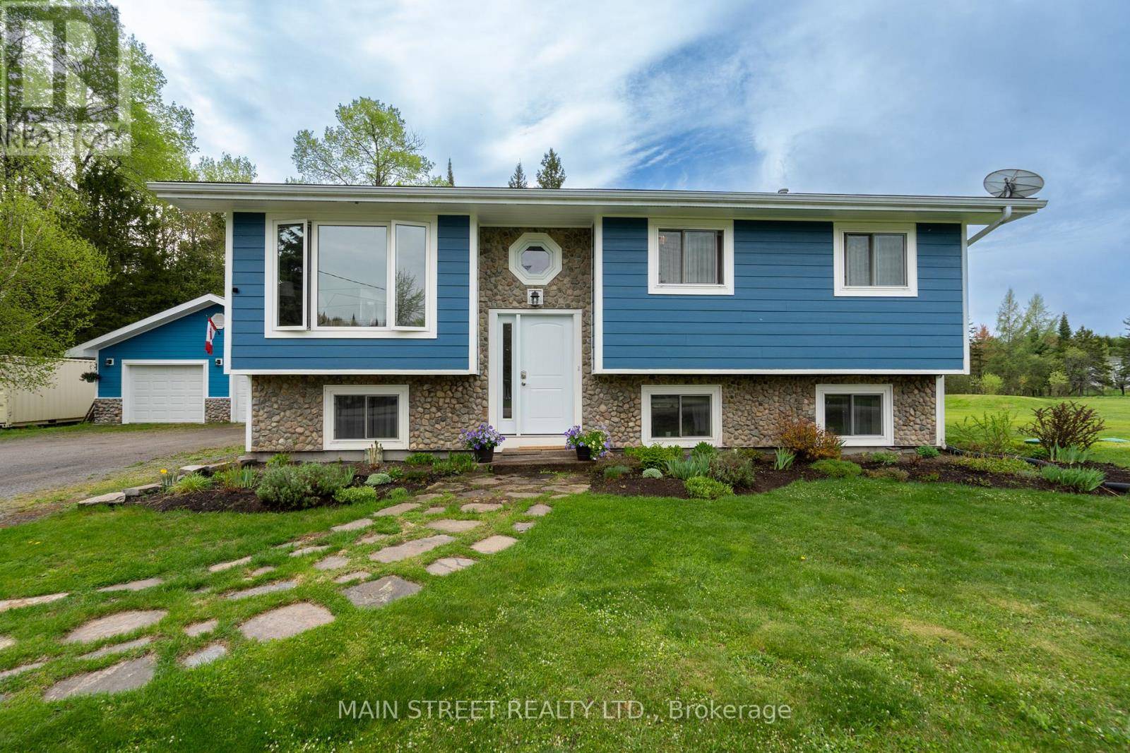 Huntsville (stisted), ON P1H2J2,155 SILVERDALE DRIVE