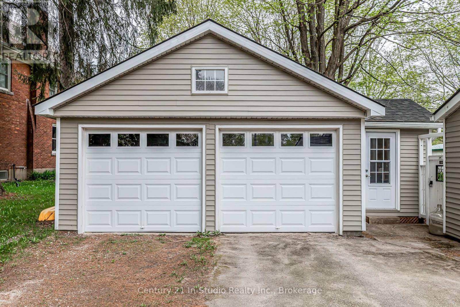 Georgian Bluffs, ON N4K5T1,382 2ND AVENUE SE