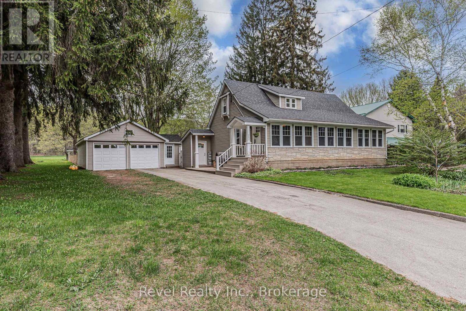 Georgian Bluffs, ON N4K5T1,382 2ND AVENUE SE