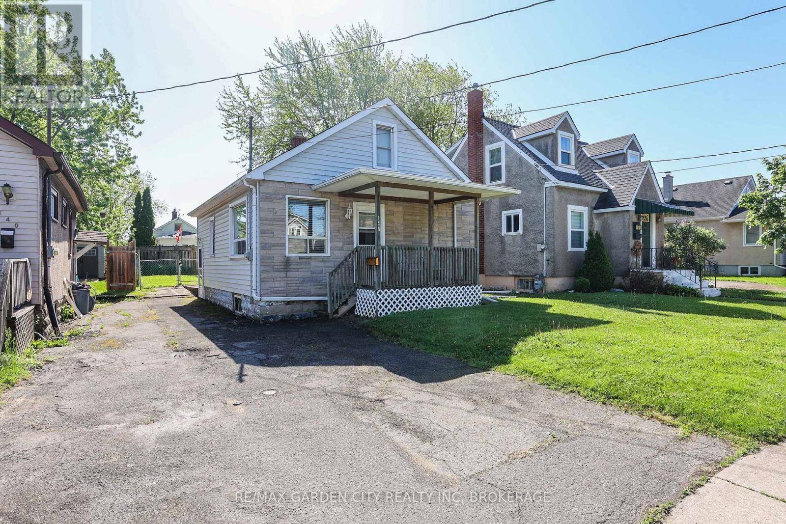 Welland (lincoln/crowland), ON L3B1T6,144 MCALPINE AVENUE S