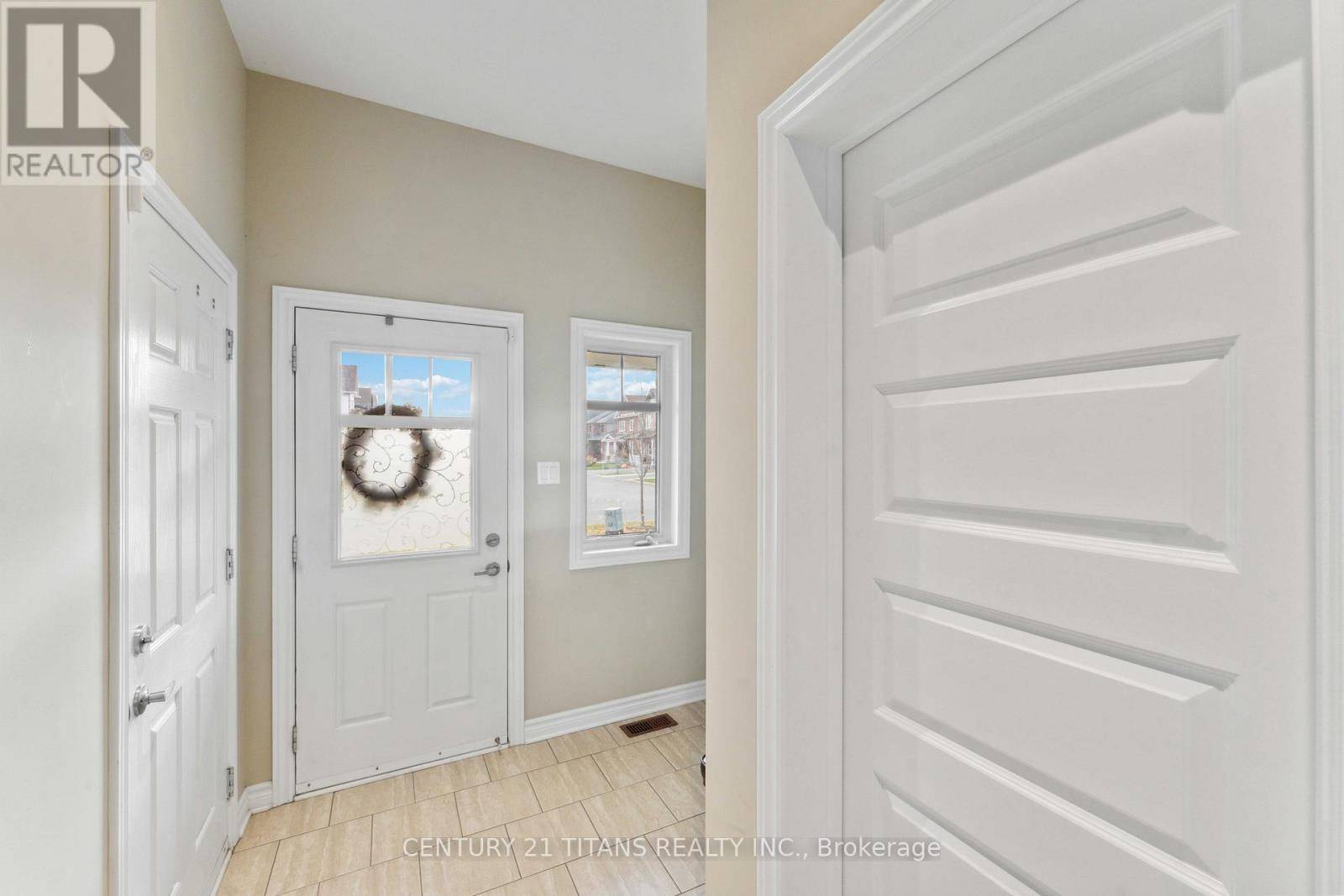 Ottawa, ON K4A0R3,812 ASHENVALE WAY