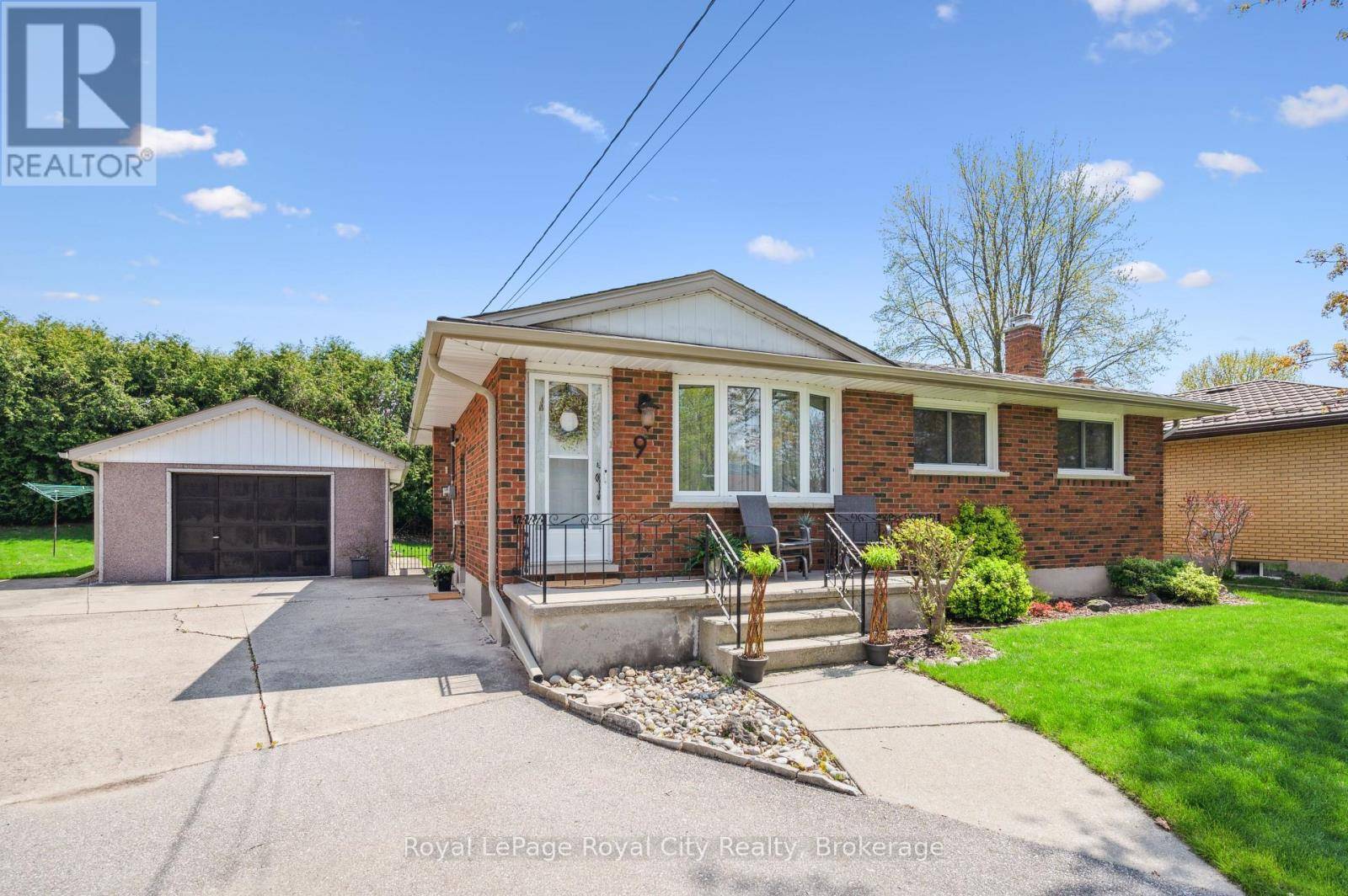Guelph (junction/onward Willow), ON N1H6E4,9 KENWOOD CRESCENT