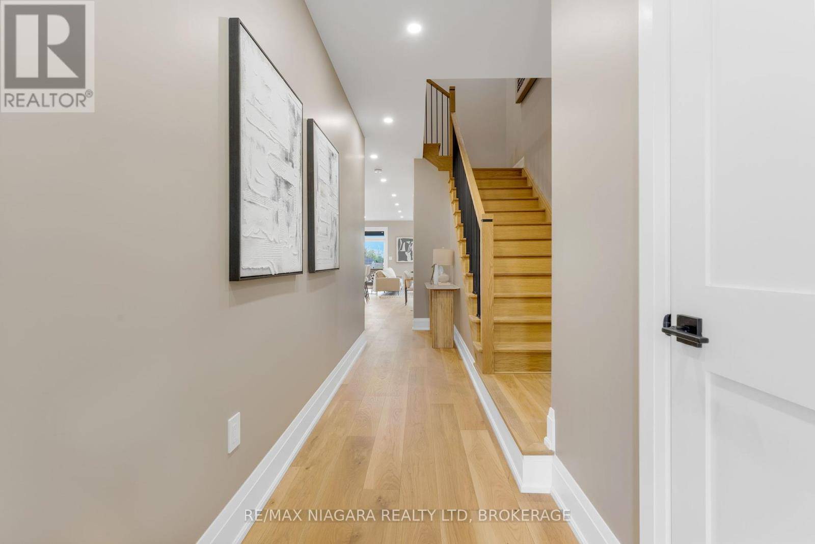 Niagara Falls (forestview), ON L2H0B8,6220 CURLIN CRESCENT