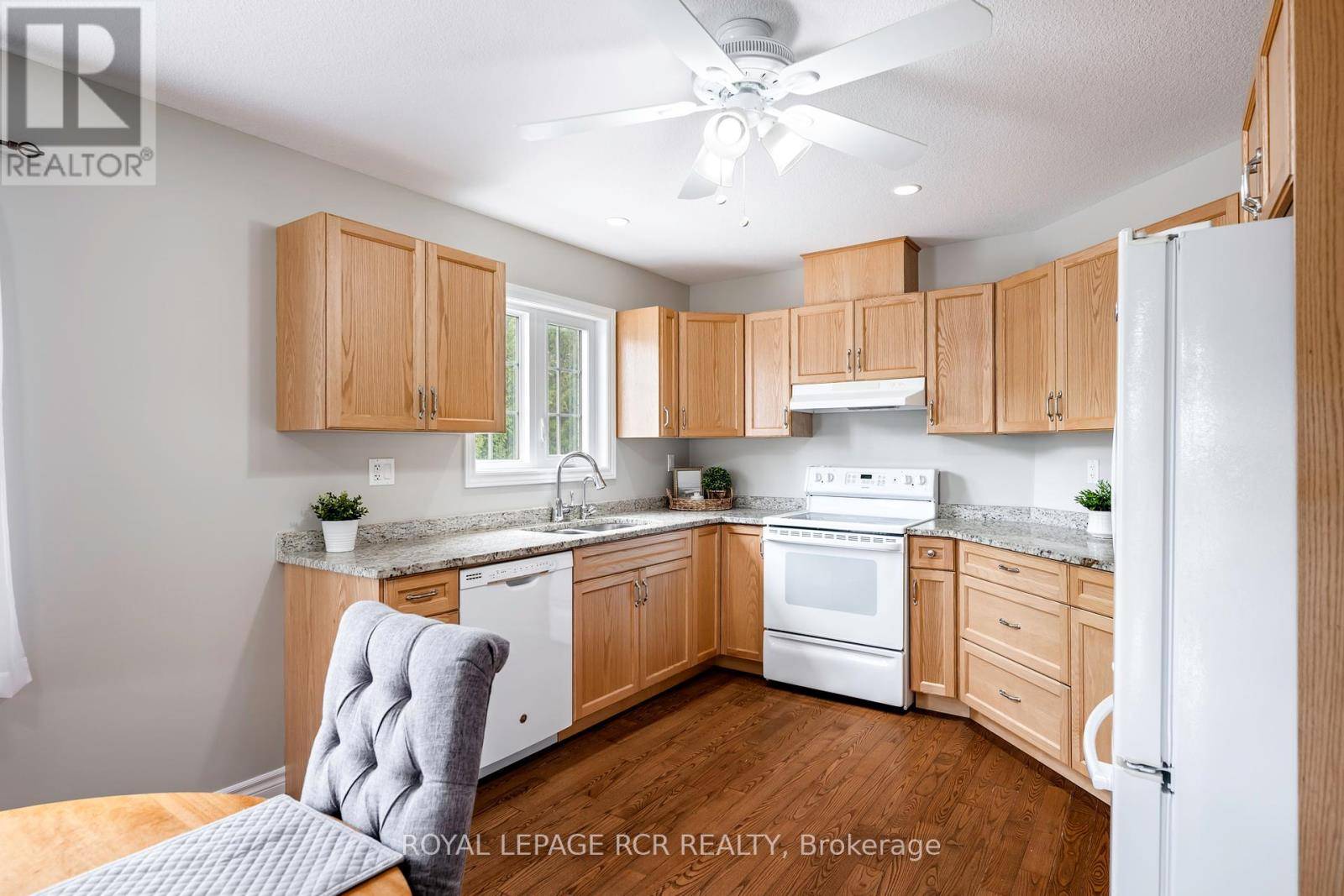 Wellington North (mount Forest), ON N0G2L2,401 Birmingham ST East #C6