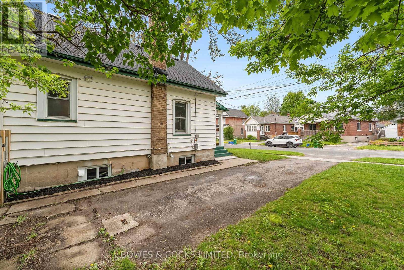 Peterborough (downtown), ON K9J2H5,283 LAKE STREET