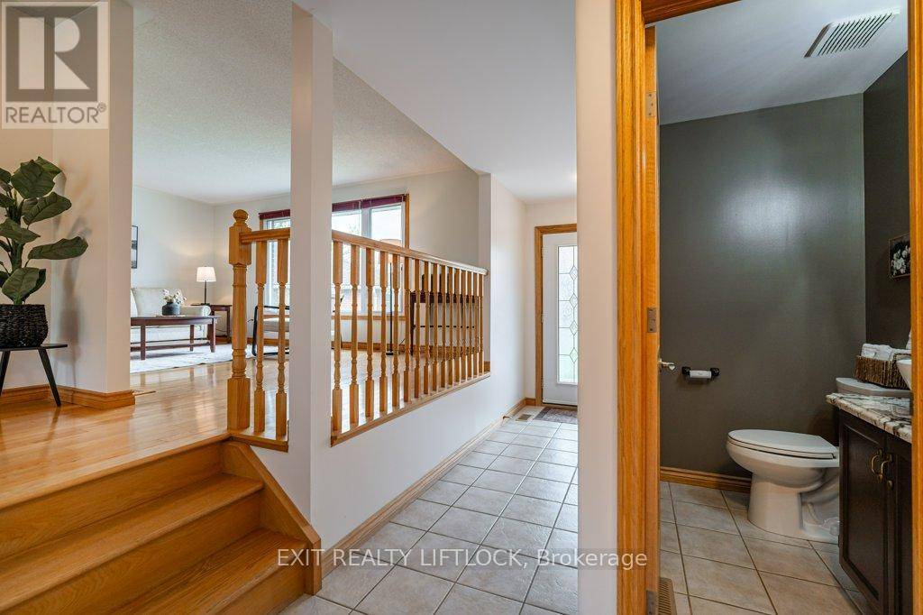 Peterborough West (central), ON K9K2A3,38 CLEARVIEW COURT