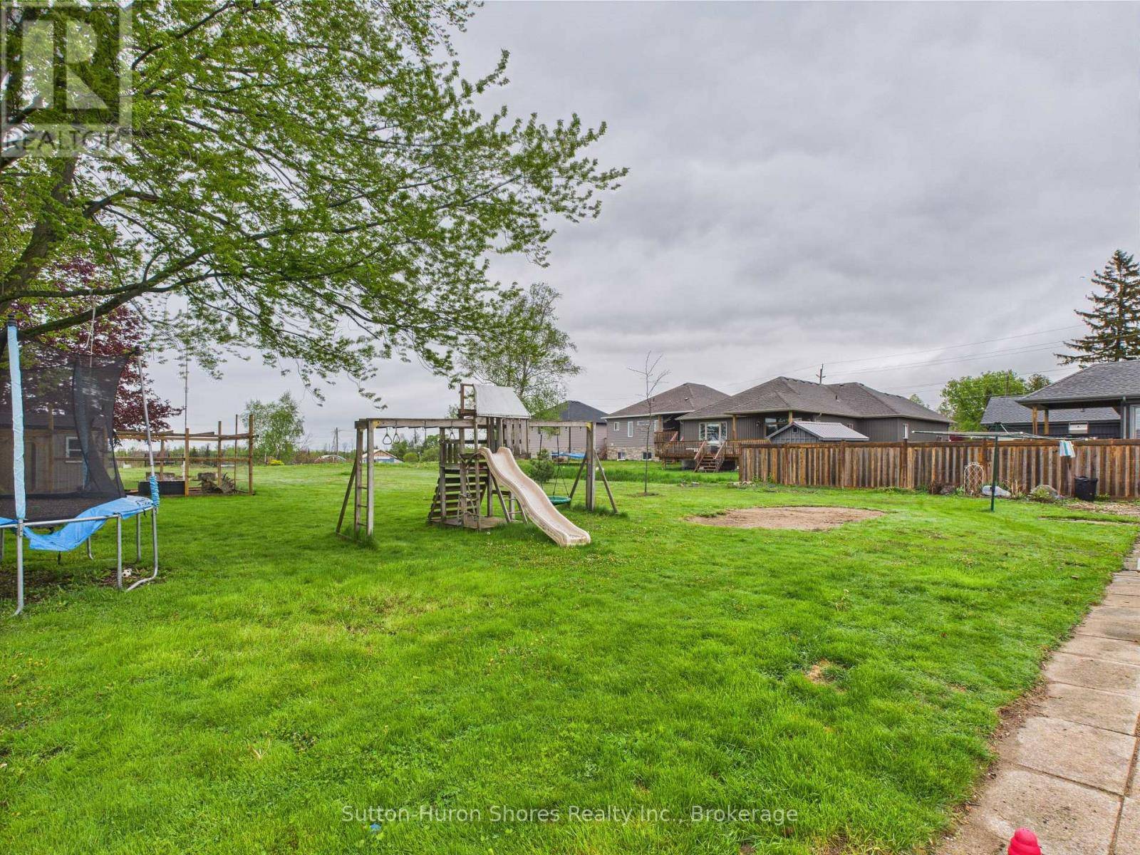 Saugeen Shores, ON N0H2L0,180 SOUTH RANKIN STREET