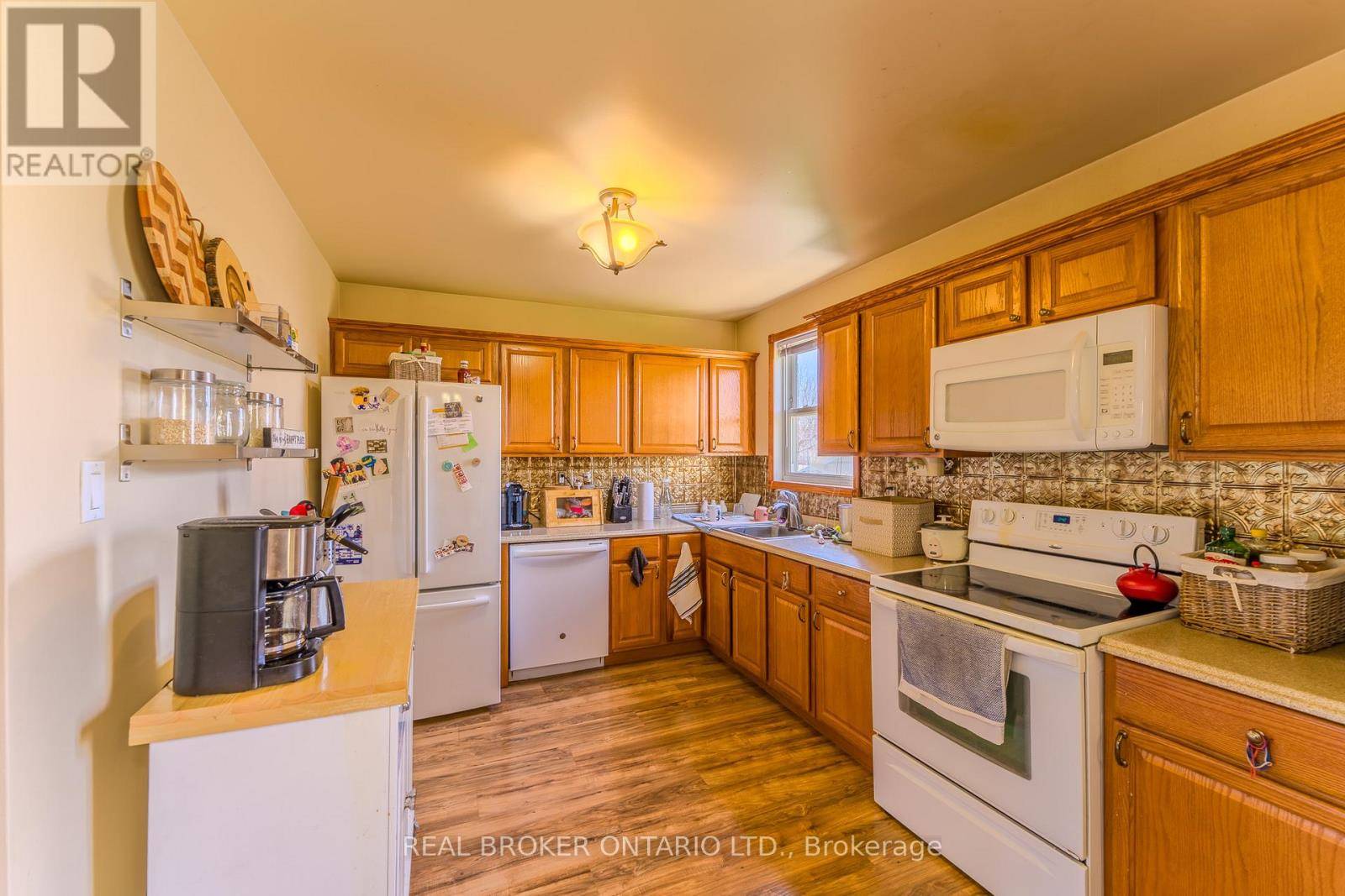 Hamilton (balfour), ON L9A2W7,120 HOWARD AVENUE