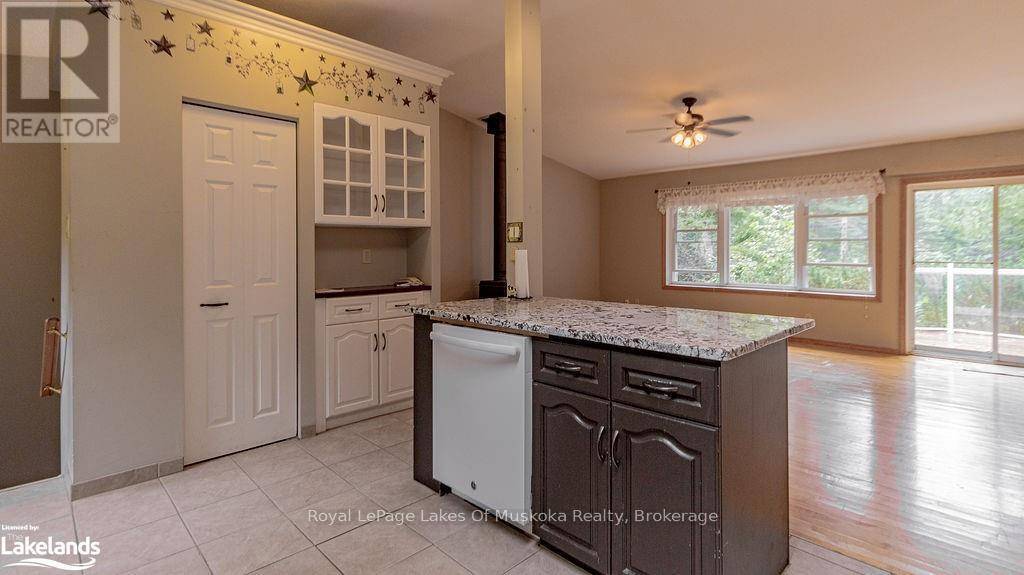 Lake Of Bays (franklin), ON P0B1A0,4244 MUSKOKA ROAD 117