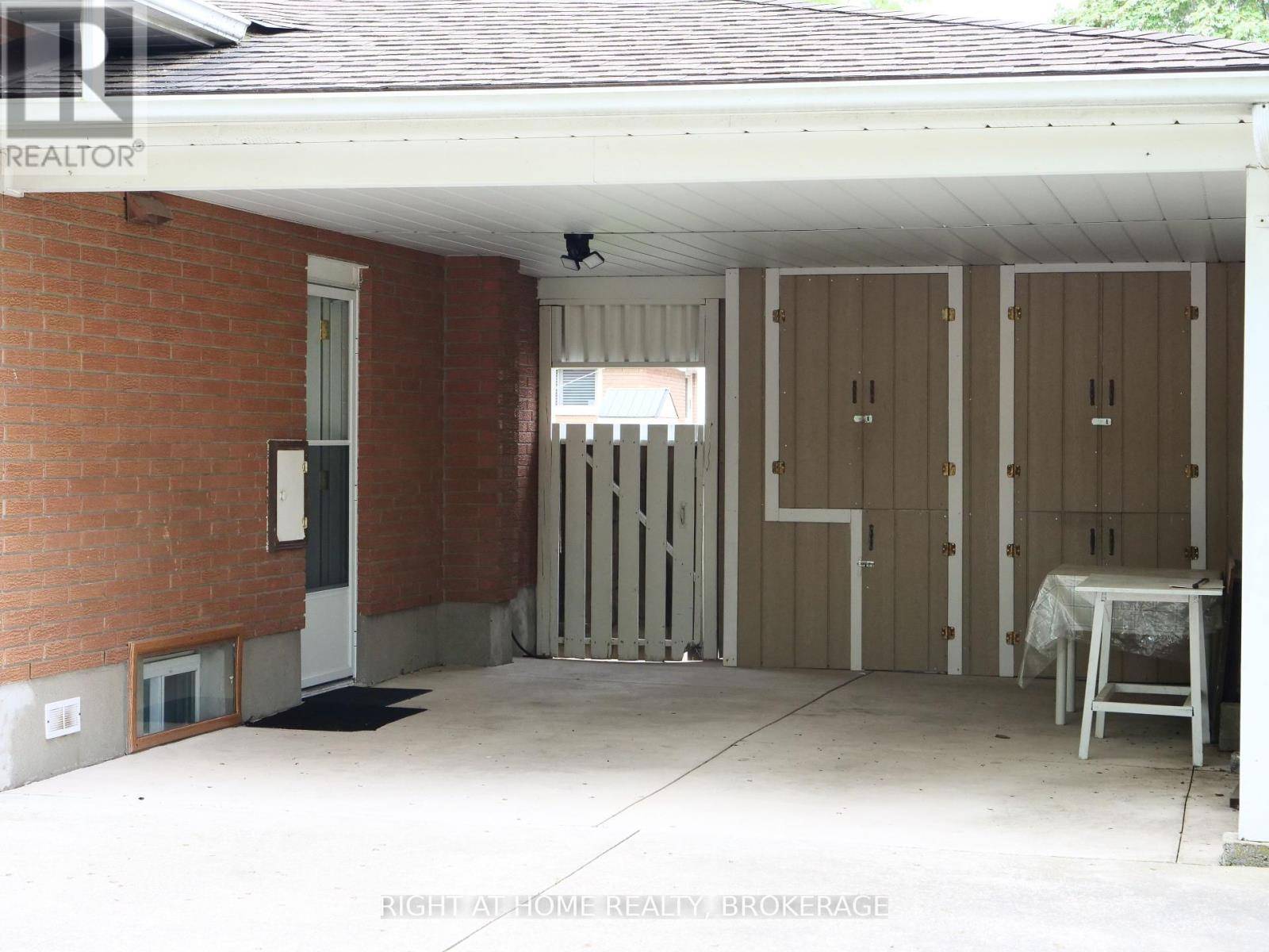 St. Catharines (vine/linwell), ON L2M2H1,63 TRELAWNE DRIVE