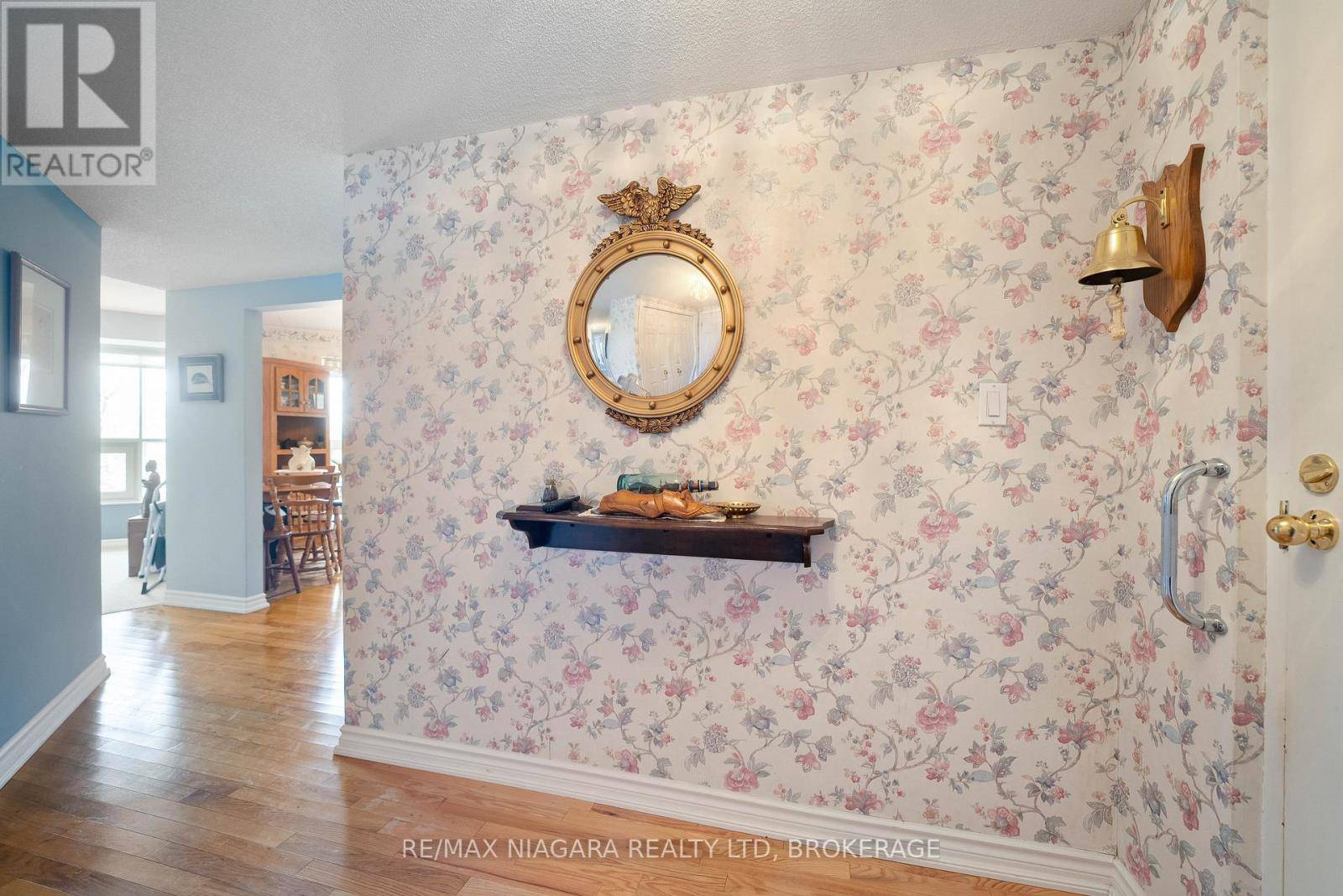 St. Catharines (vine/linwell), ON L2M1R6,244 Lakeshore RD #301