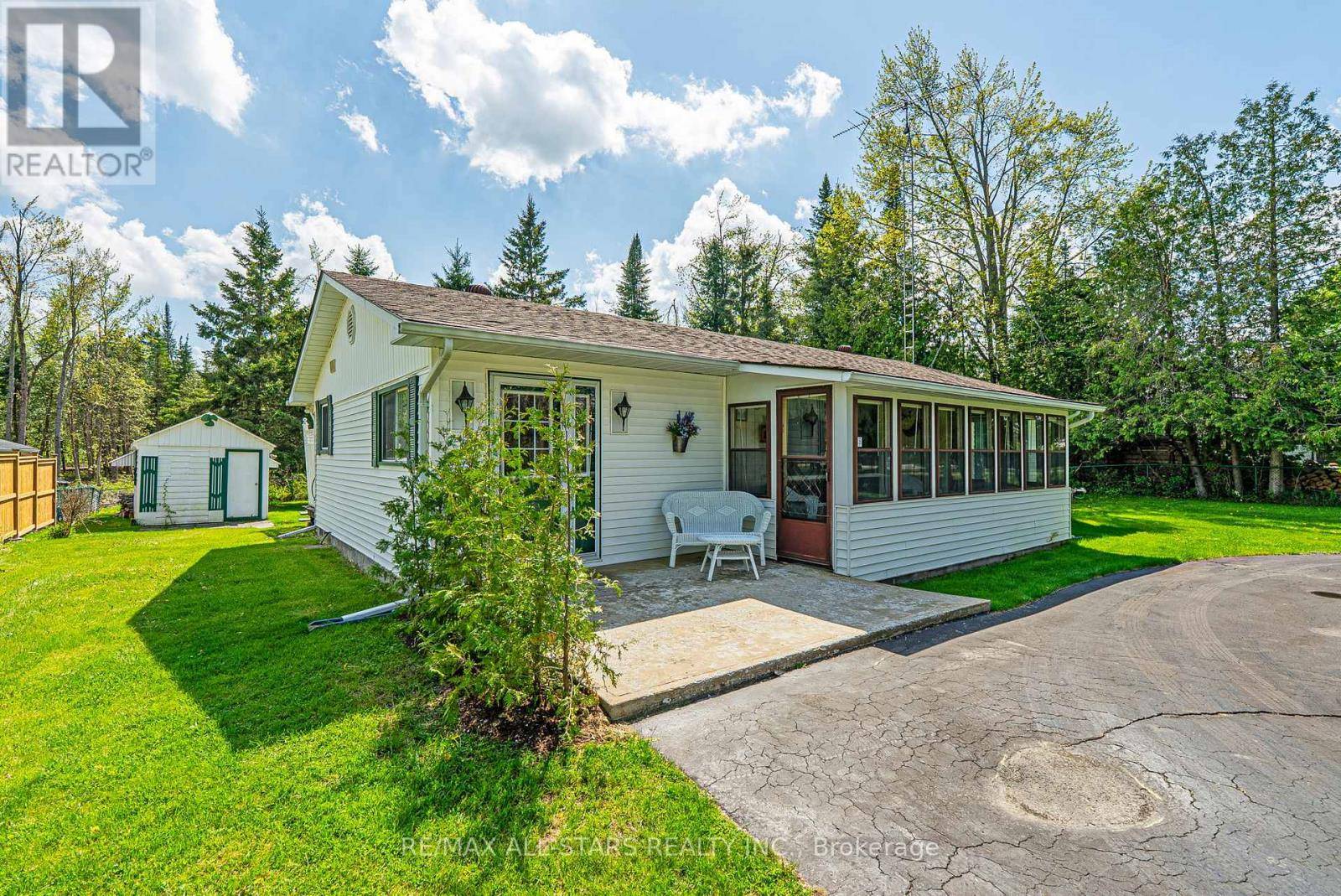 Kawartha Lakes (somerville), ON L9P1M7,104 TRENT CANAL ROAD