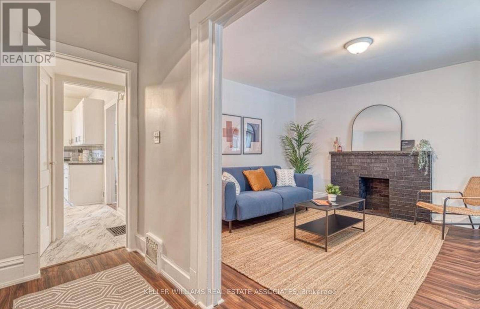 Hamilton (st. Clair), ON L8M2K6,207 Fairleigh AVE South #1